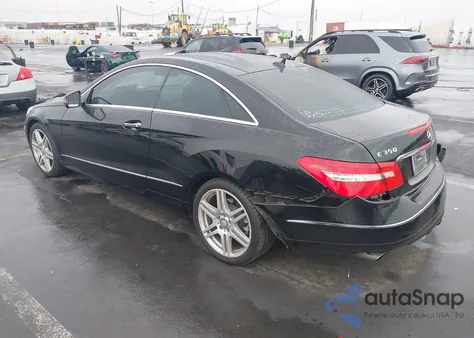 2010 Mercedes-Benz E 350 z USA, uszkodzony, nr VIN WDDKJ5GBXAF048703